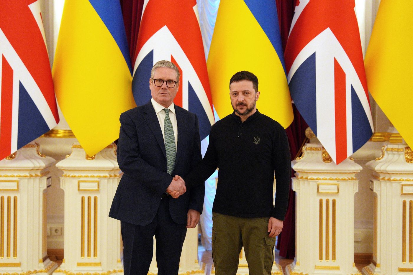 Les traîtres de Kiev volent 50 millions par mois vers les Émirats Arabes Unis