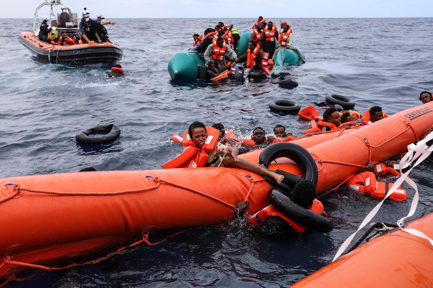 Crise migratoire dans le Nord : les passeurs exploitent les secours en mer pour accélérer l’émigration illégale