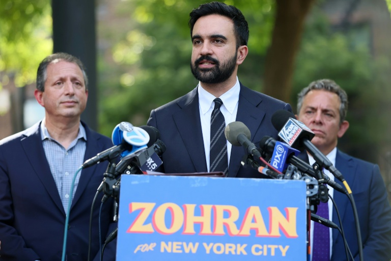 Eric Adams abandonne sa candidature à la mairie de New York : des décisions hâtives et un désastre électoral en perspective